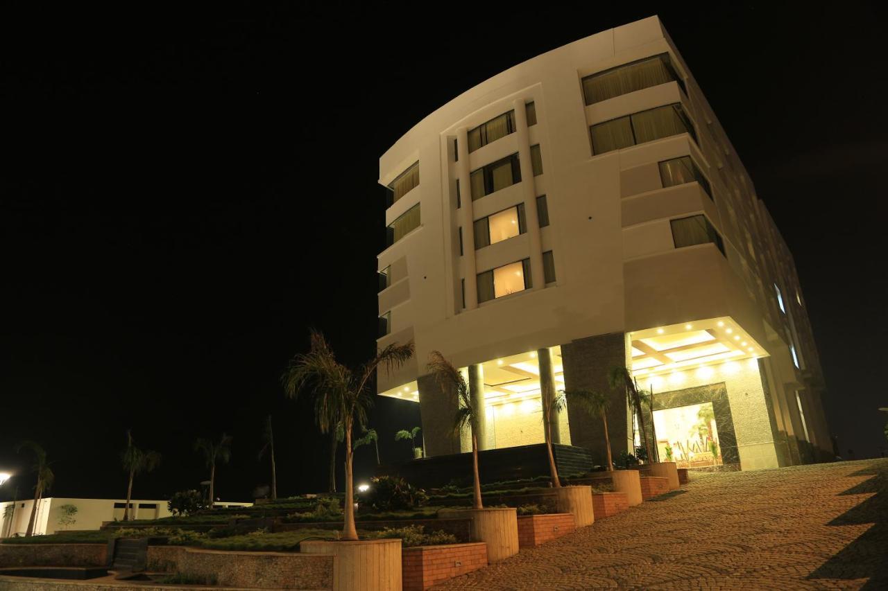 Dhanalakshmi Srinivasan Hotels Perambalur Εξωτερικό φωτογραφία